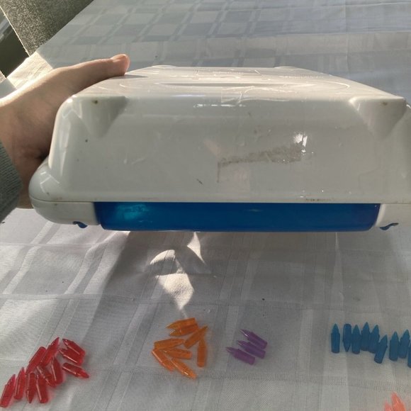 Vintage Lite Brite 2003 With 50+ Pegs And Bulb Classic Toy Read - Picture 6 of 7